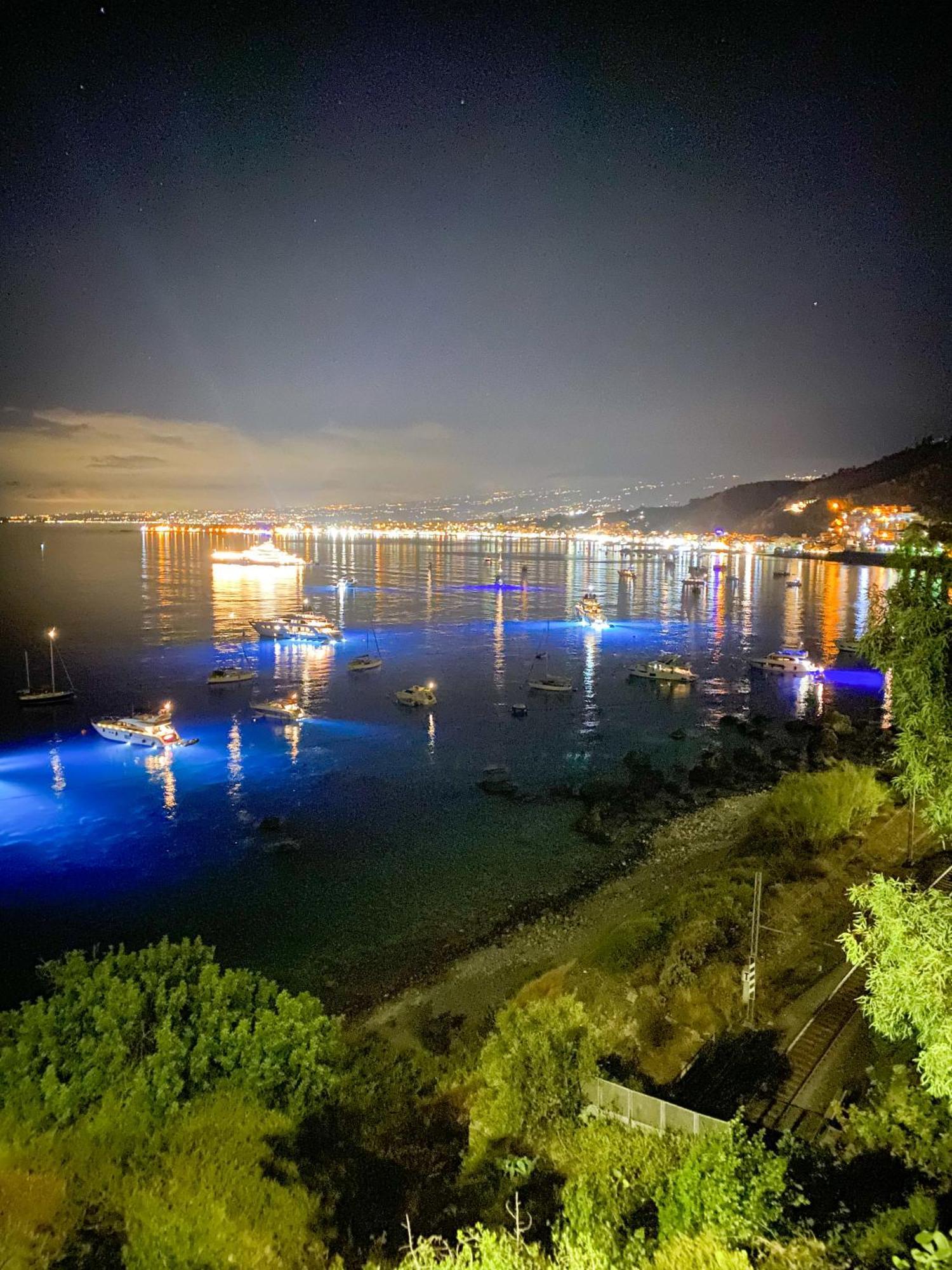 Alpha22 Apartment Giardini Naxos Exteriör bild